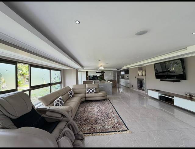 5 BEDROOM HOUSE FOR SALE IN BLUE VALLEY GOLF ESTATE